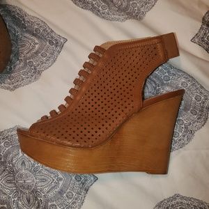 Nine West Chestnut Wedges